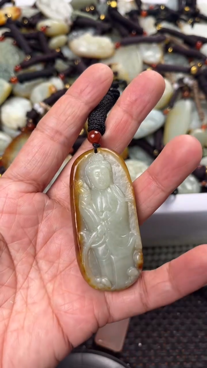 【闪购商品】和田玉颈饰未镶嵌多样性发货没有证书拍一发一有瑕