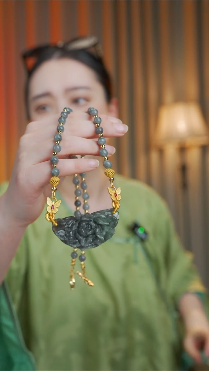 翡翠未镶嵌颈饰翡翠花项链