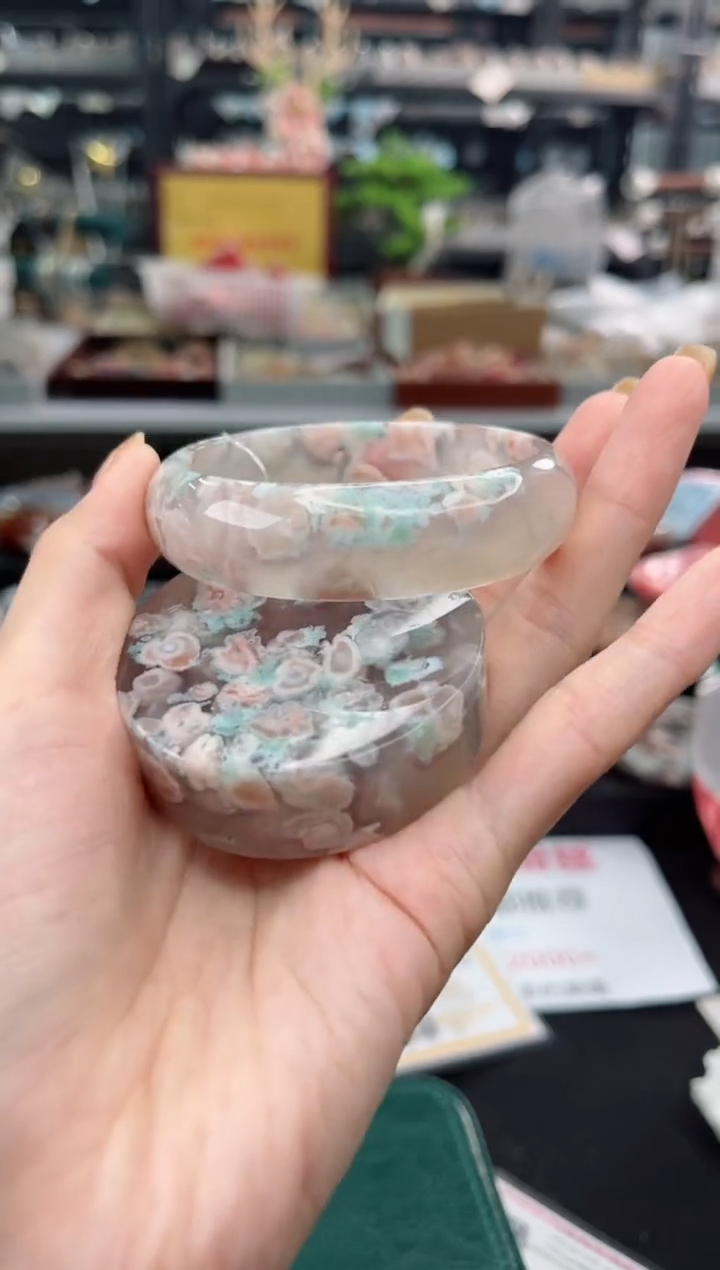 【闪购商品】石英质玉手镯未镶嵌57圈口（赠品镯心）2S9624