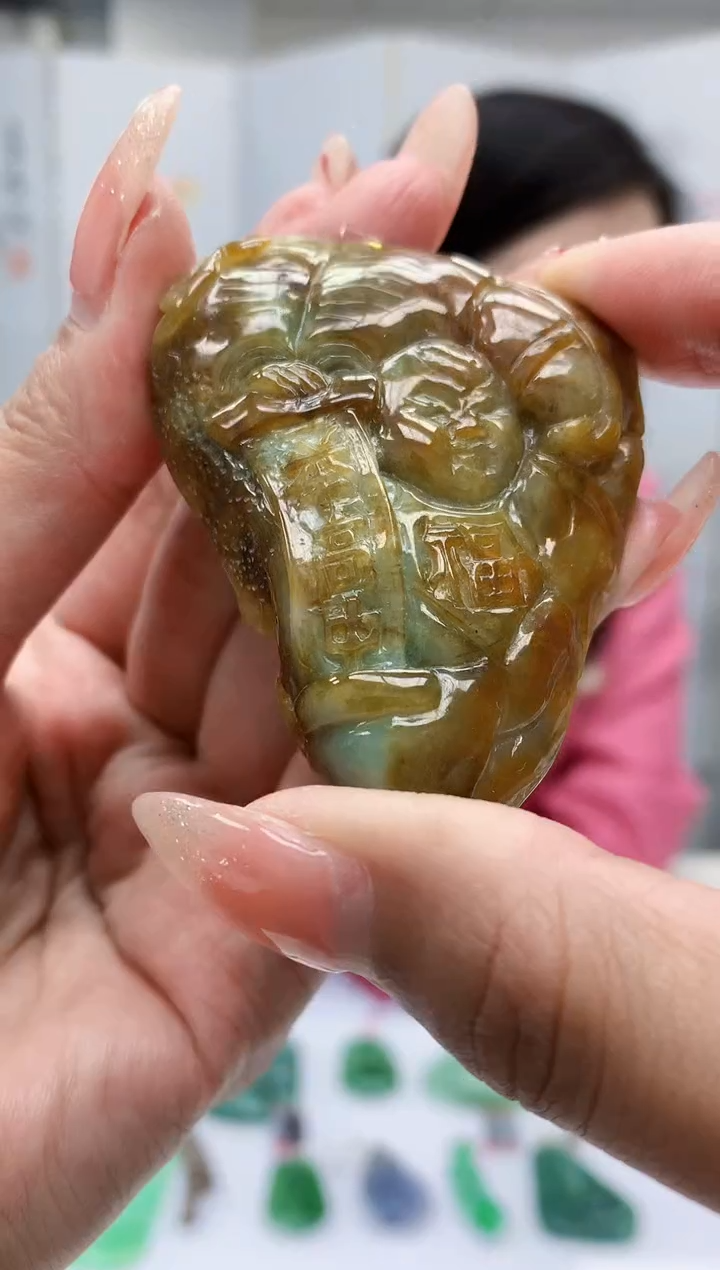 【闪购商品】定制翡翠未镶嵌4852MM-毛货挂件62