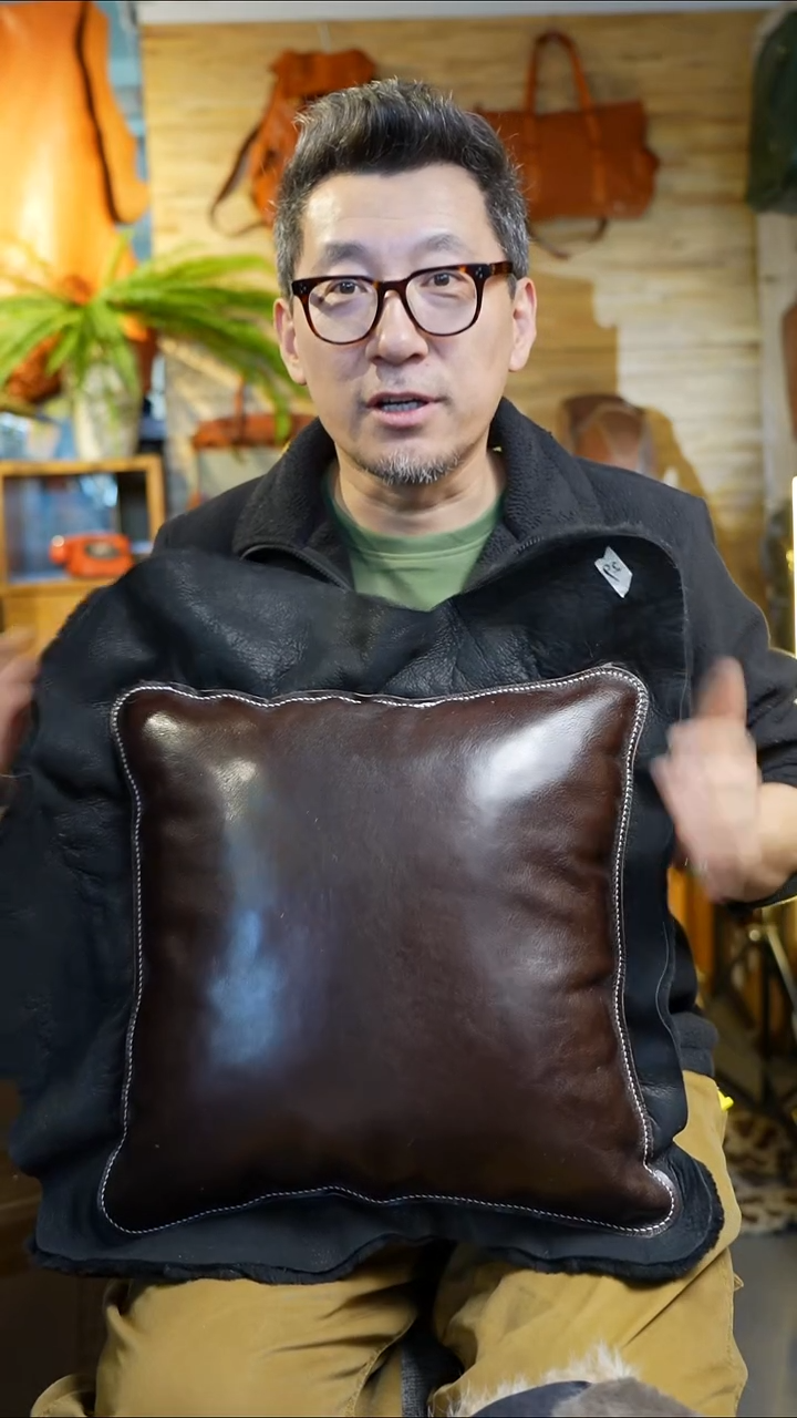 牛皮配羊毛真皮靠垫29号