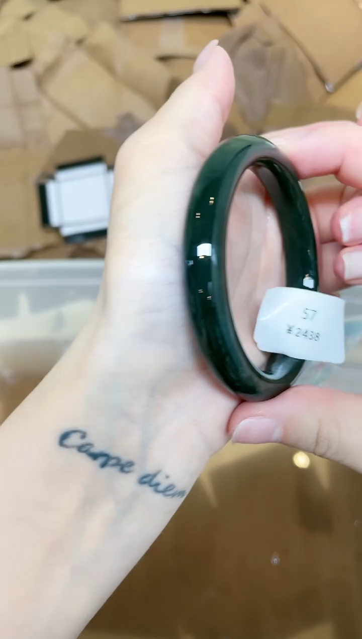 和田玉手镯未镶嵌255-57