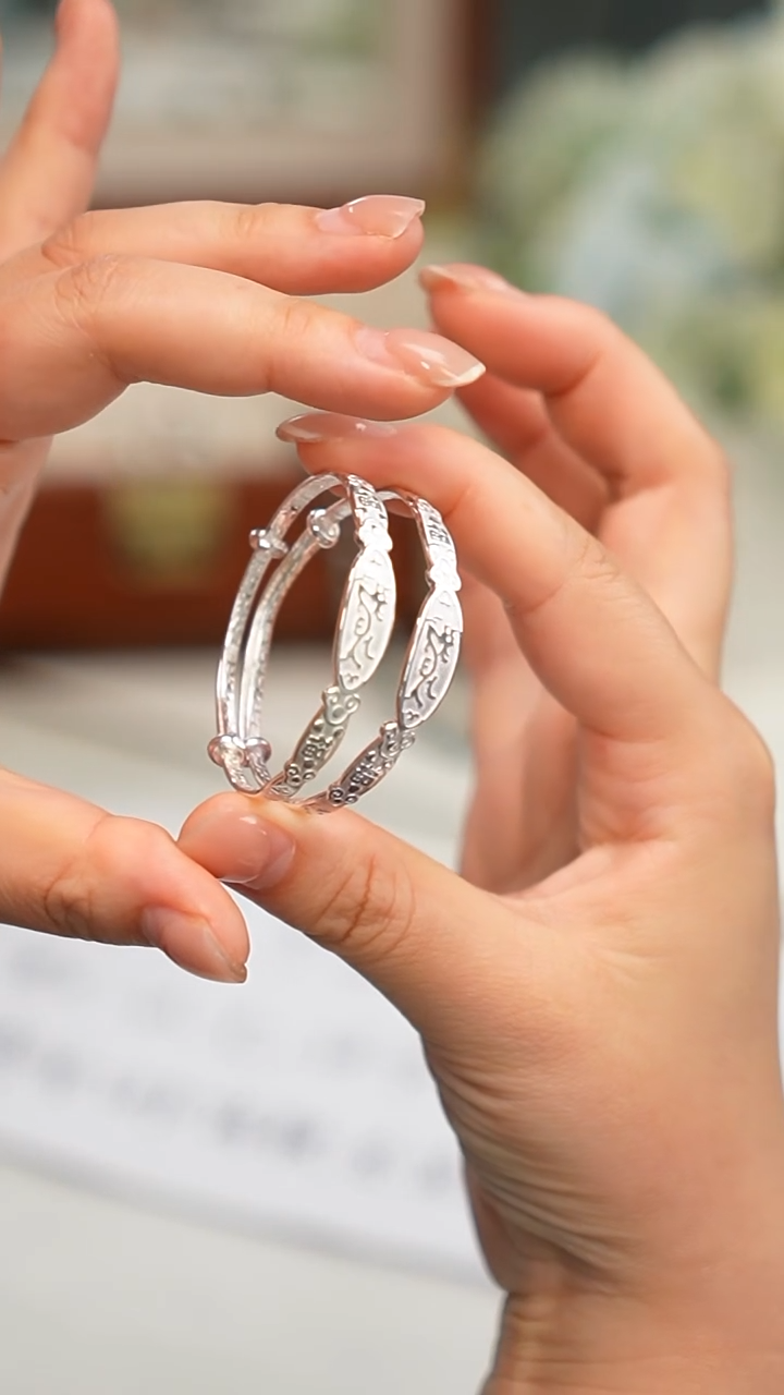 无足银银990福字推拉童镯。。