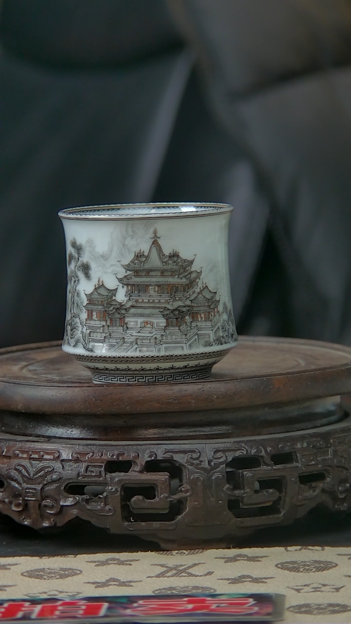 【闪购商品】傲雪墨彩楼阁杯子