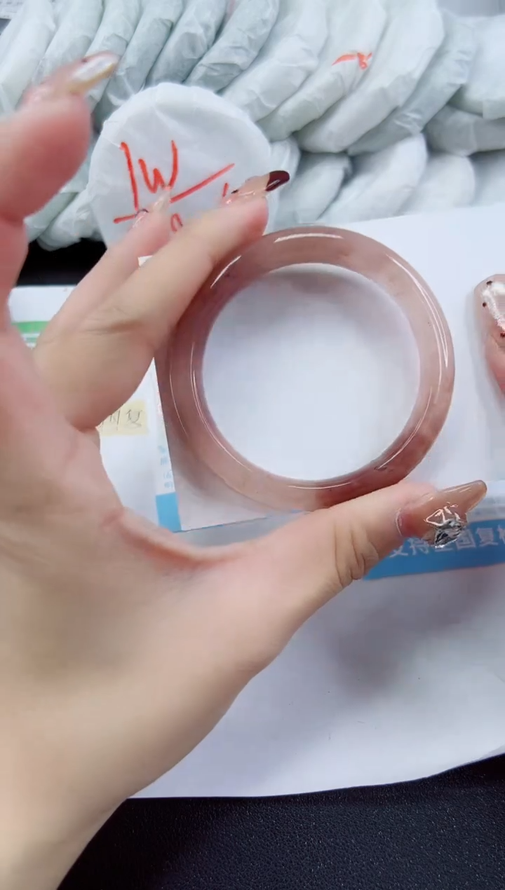 【闪购商品】石英质玉手镯未镶嵌88