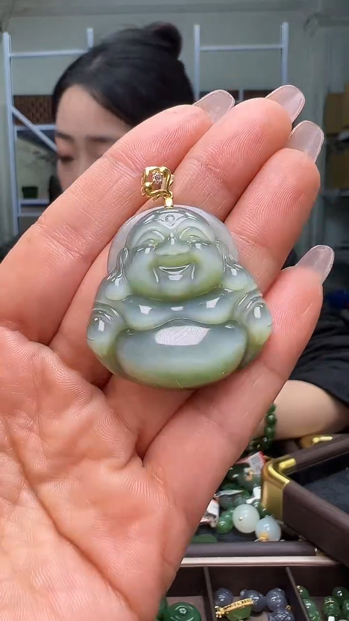 颈饰18K金镶嵌和田玉（多样性发货.发其一)12.23.93