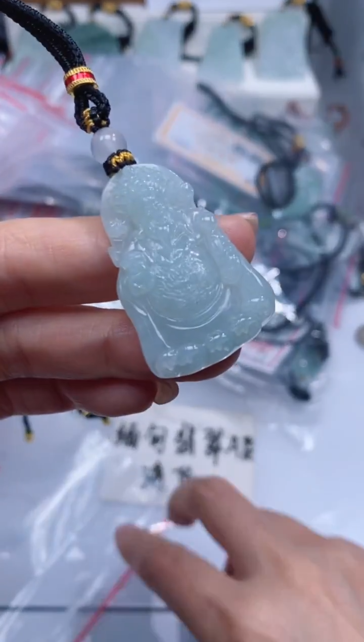 颈饰未镶嵌翡翠吊坠