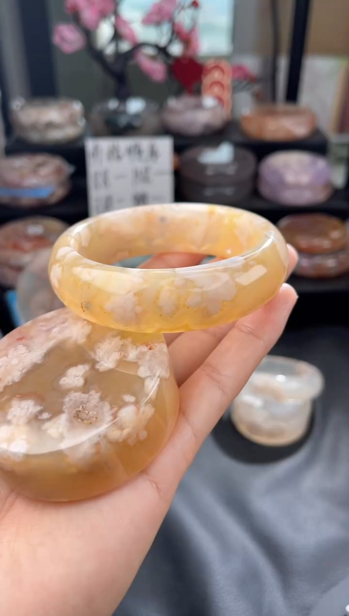 【闪购商品】石英质玉手镯未镶嵌58