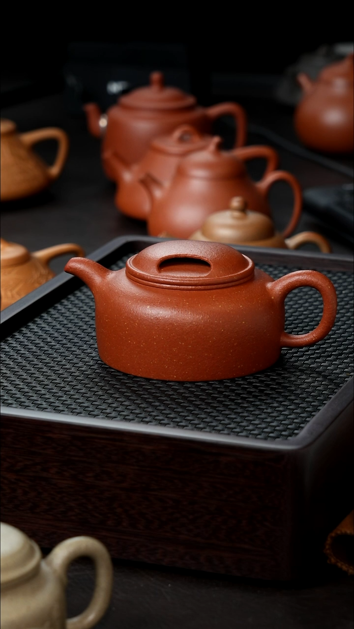 茶壶紫砂半*刀宝山精挑红降坡牛盖160          