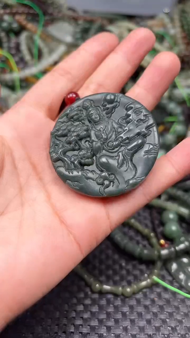 颈饰未镶嵌和田玉1