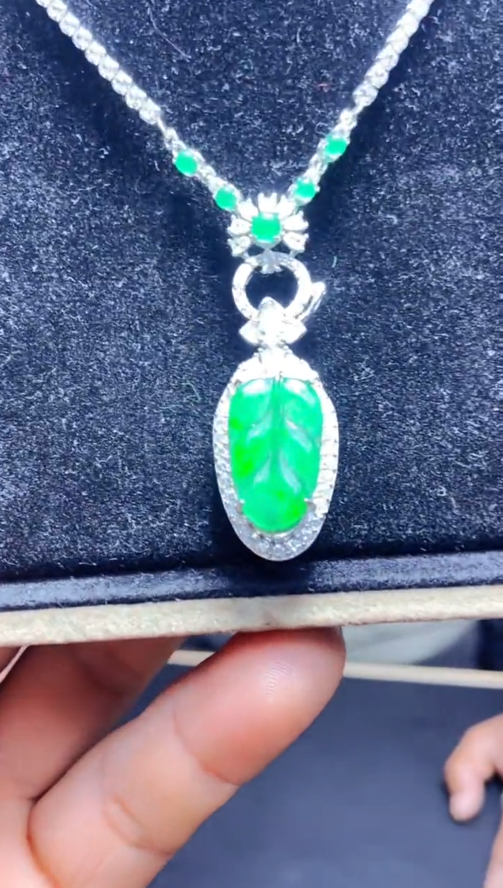 【闪购商品】定制翡翠未镶嵌多样性发货0431213040