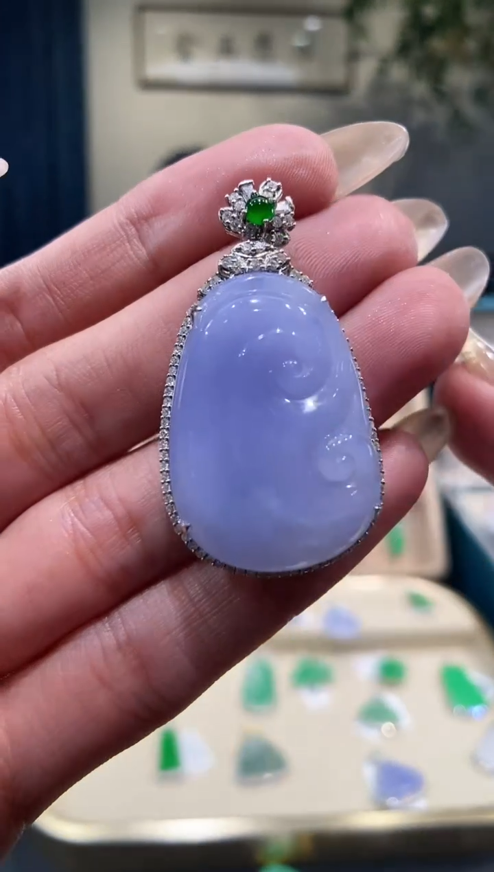 【闪购商品】翡翠吊坠(不含链)18K金镶嵌如意