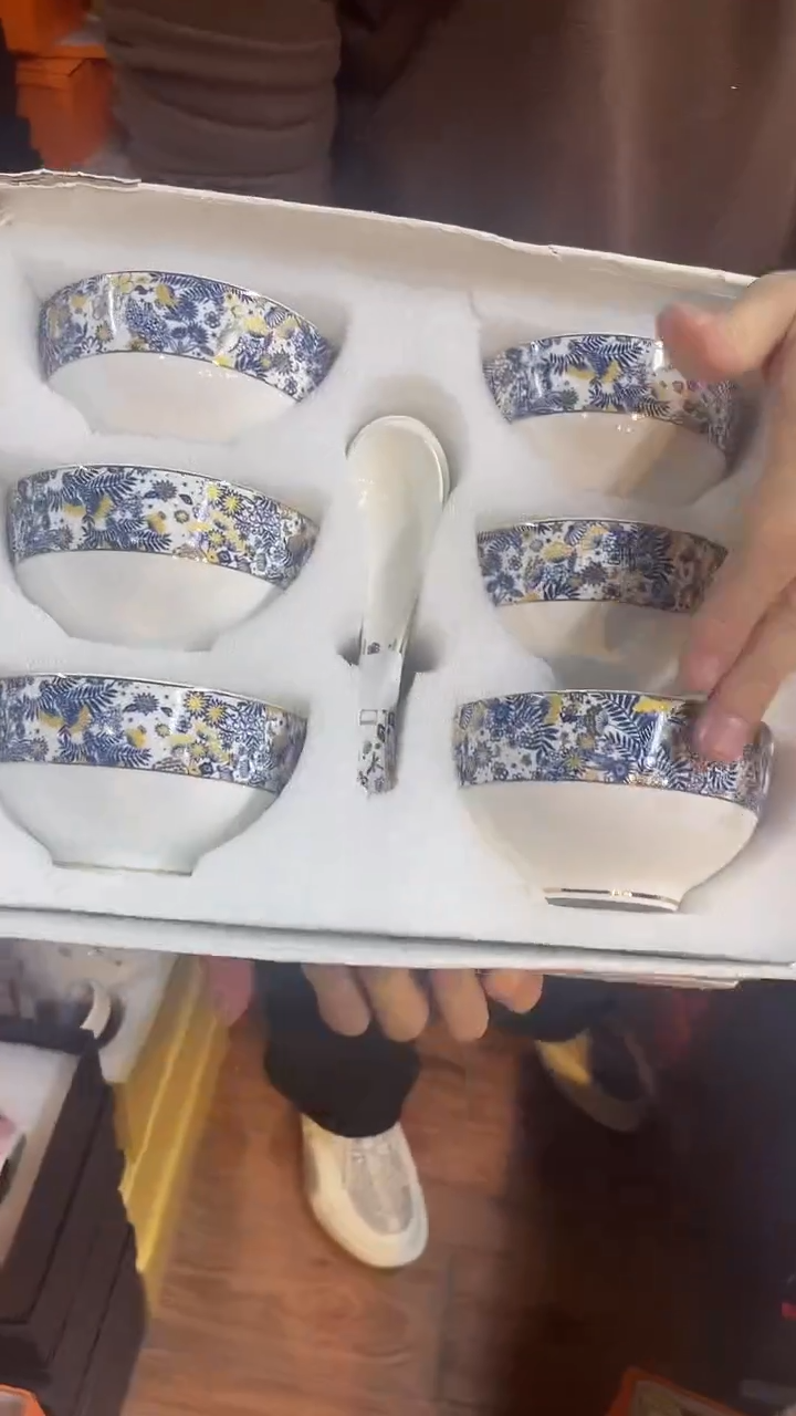 杯鸿辉家品牌瓷器，京东包邮！