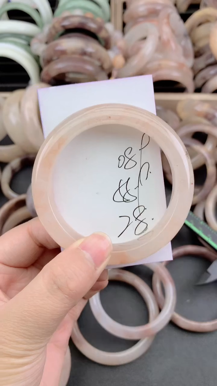 未镶嵌手镯石英质玉089