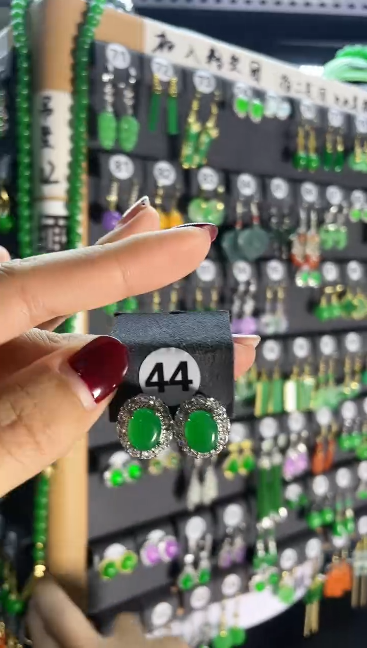 【闪购商品】翡翠耳饰银S925镶嵌44...