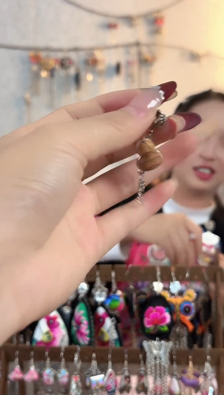 织绣彩云南阁非遗老绣饰品105