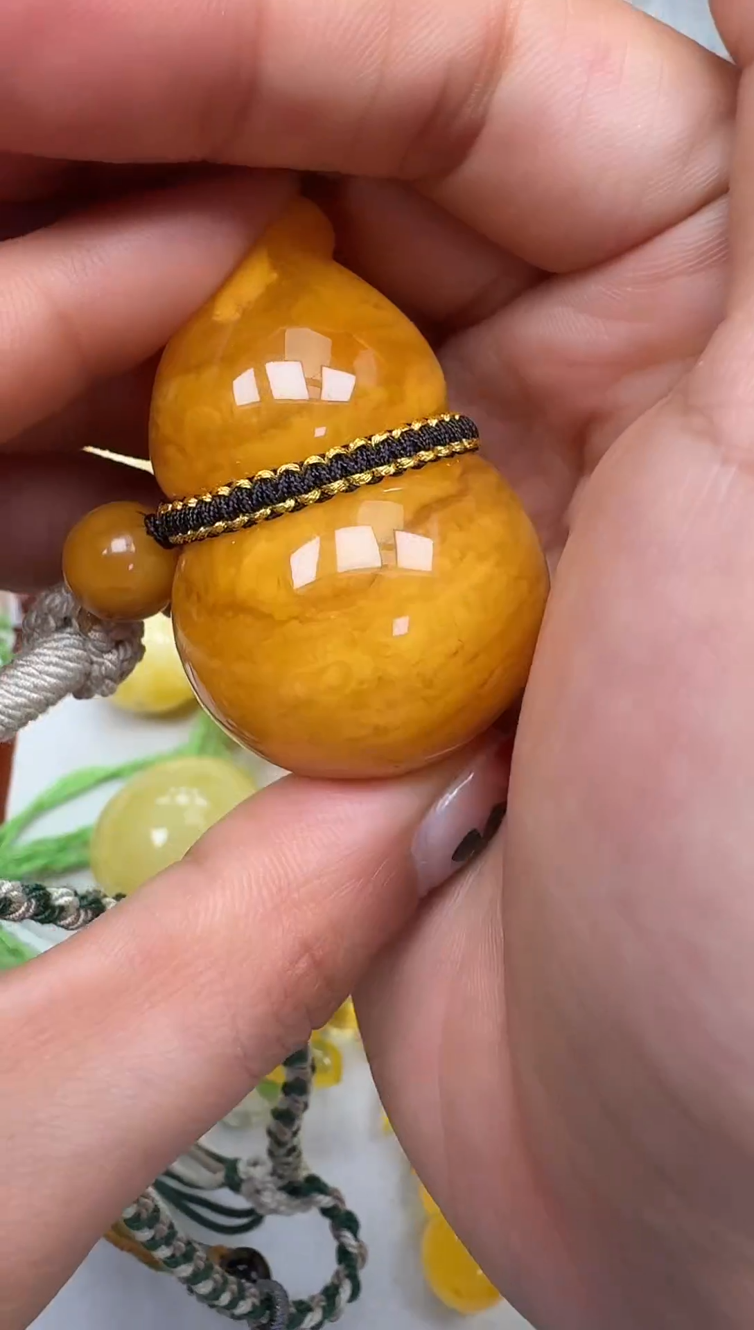 裸石琥珀未镶嵌如图