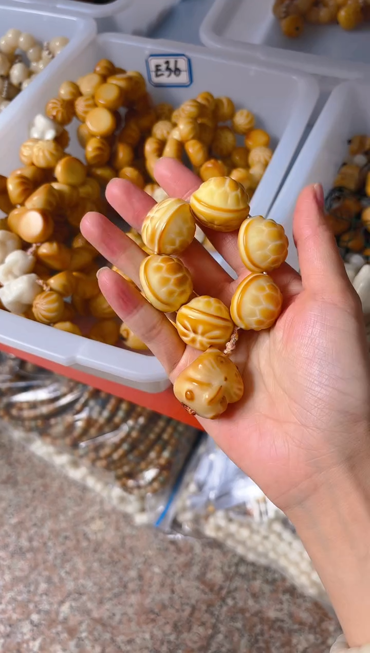 吊坠菩提根/象牙果大卡富甲手捻  小仓鼠26+