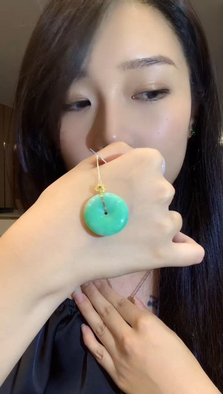 吊坠(不含链)18K金镶嵌翡翠多样性发其一