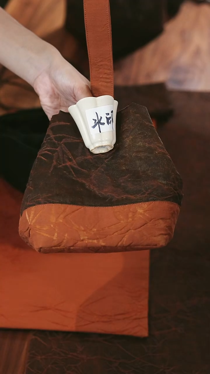 壶袋························