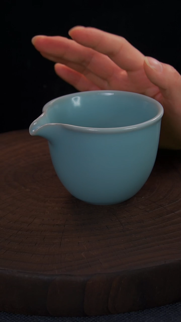 【闪购商品】仿古粉青公道杯轻微失圆....