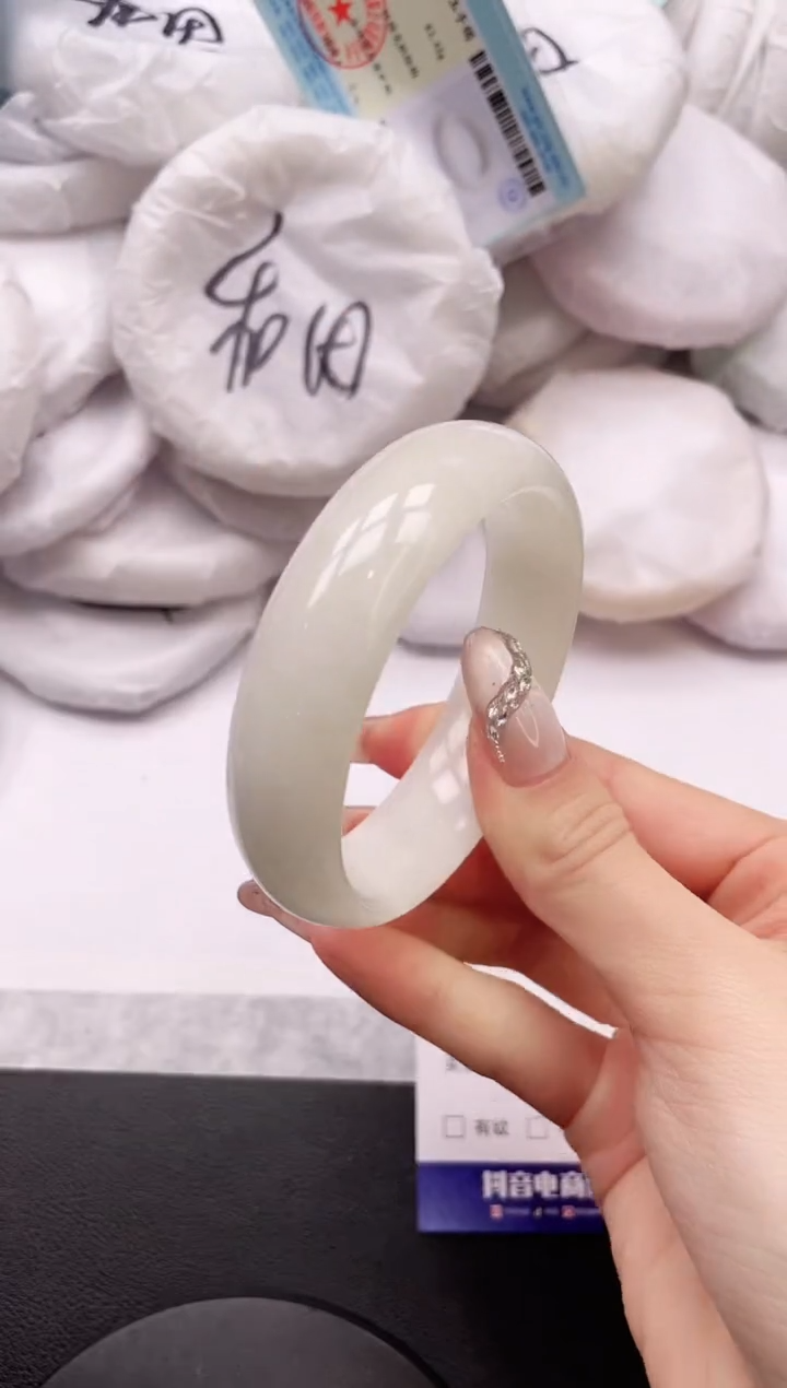 【闪购商品】和田玉手镯未镶嵌26K237-54