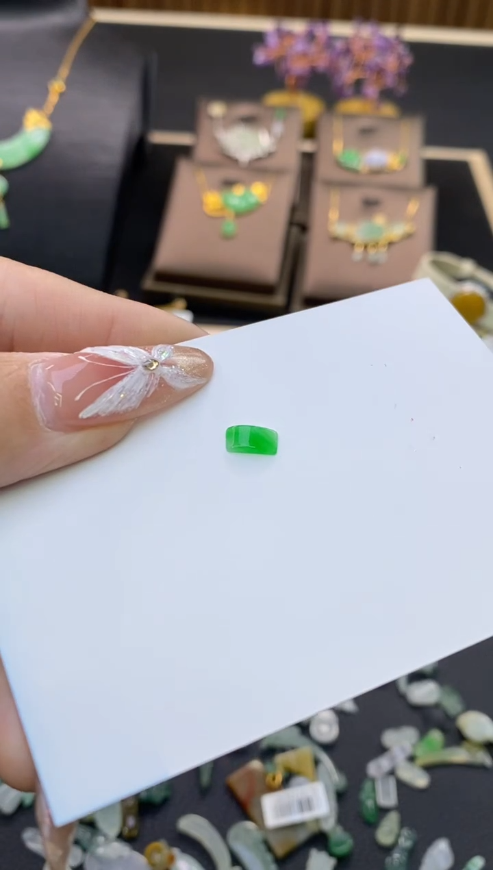 【闪购商品】翡翠颈饰未镶嵌净货16233