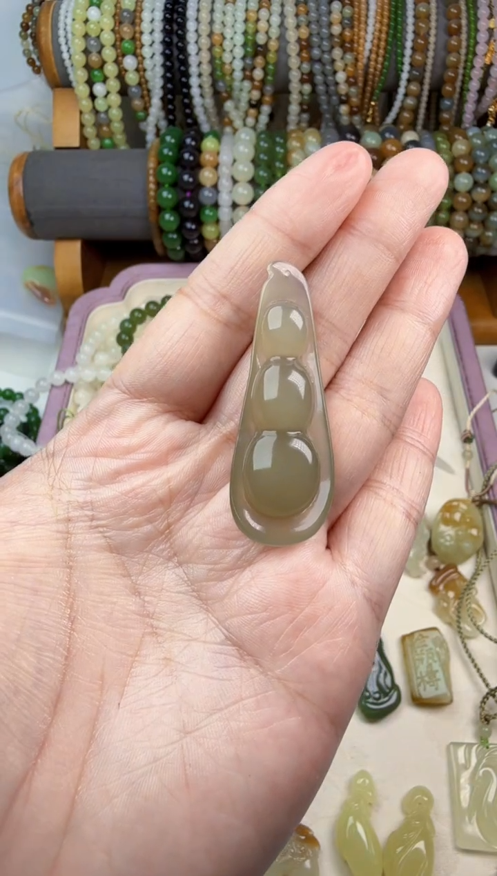 颈饰未镶嵌和田玉?****?福豆吊坠