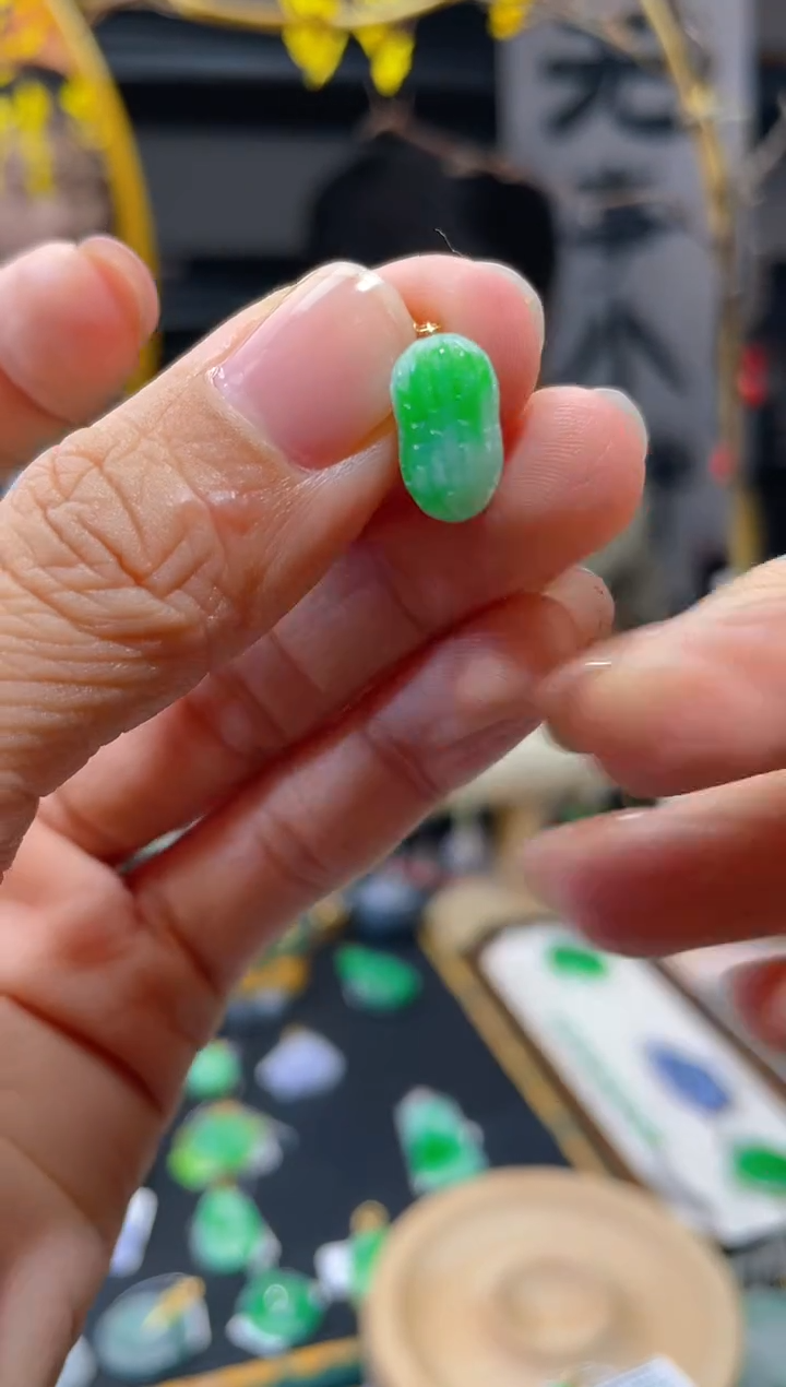 【闪购商品】翡翠颈饰18K金镶嵌假一赔三