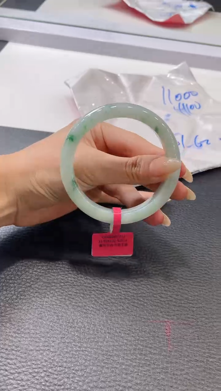 【闪购商品】翡翠手镯未镶嵌手镯