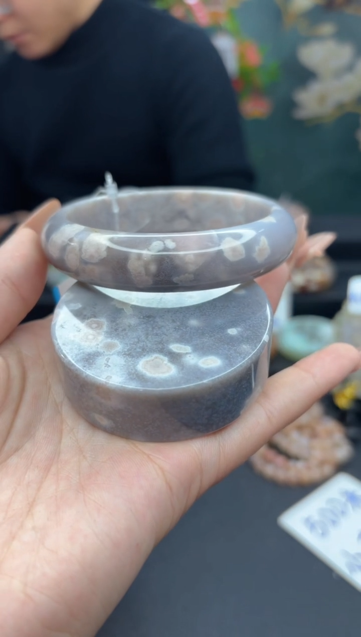 【闪购商品】石英质玉手镯未镶嵌171（63圈赠送镯心）