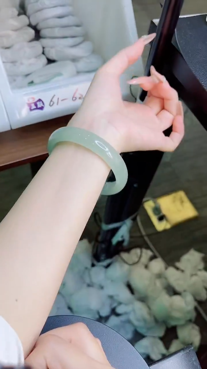 未镶嵌手镯石英质玉184-62