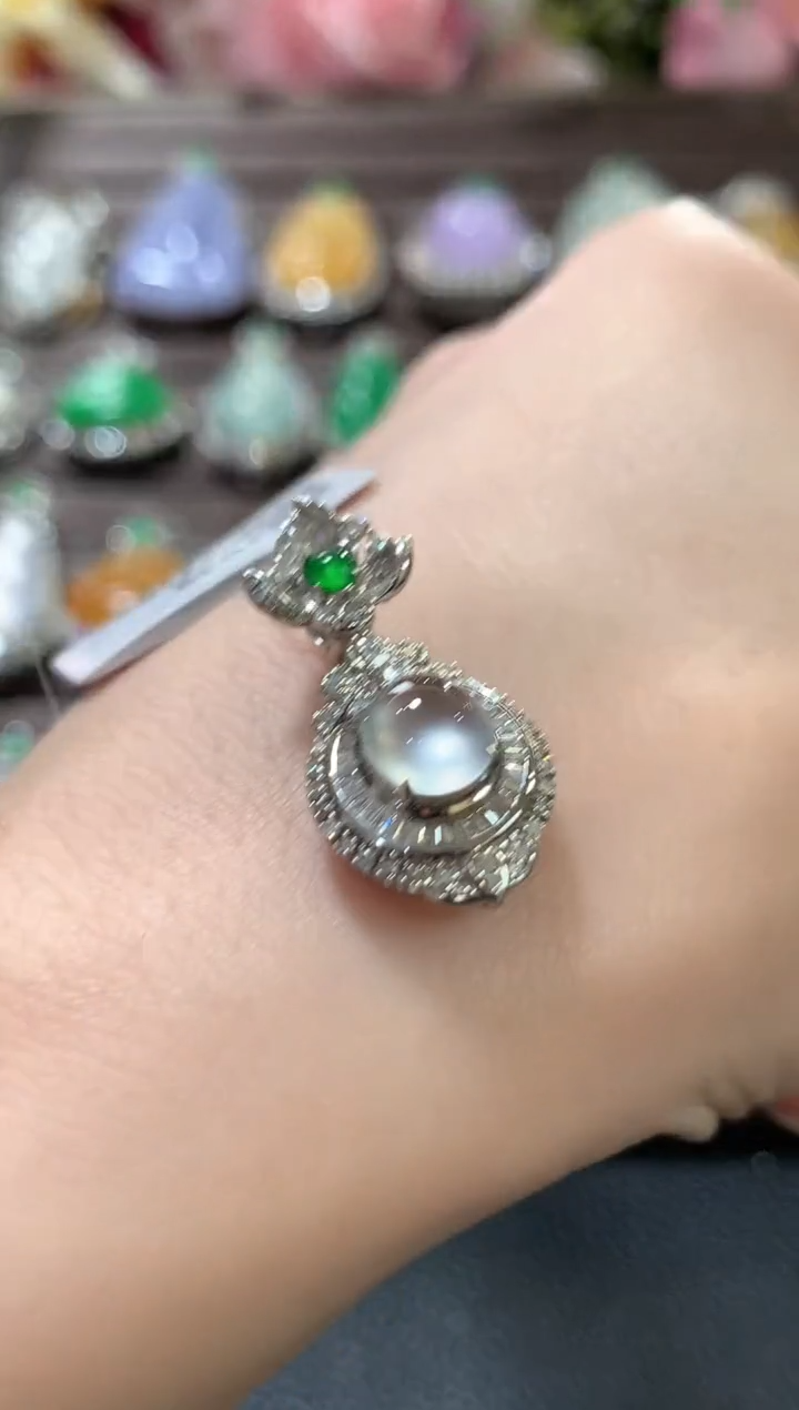 吊坠(不含链)18K金镶嵌翡翠c23