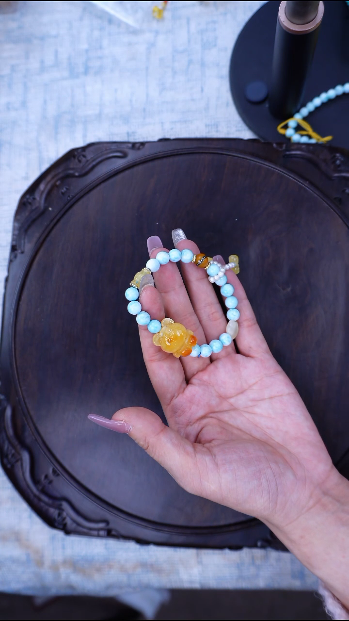 琥珀颈饰未镶嵌12.27日 多样性发一