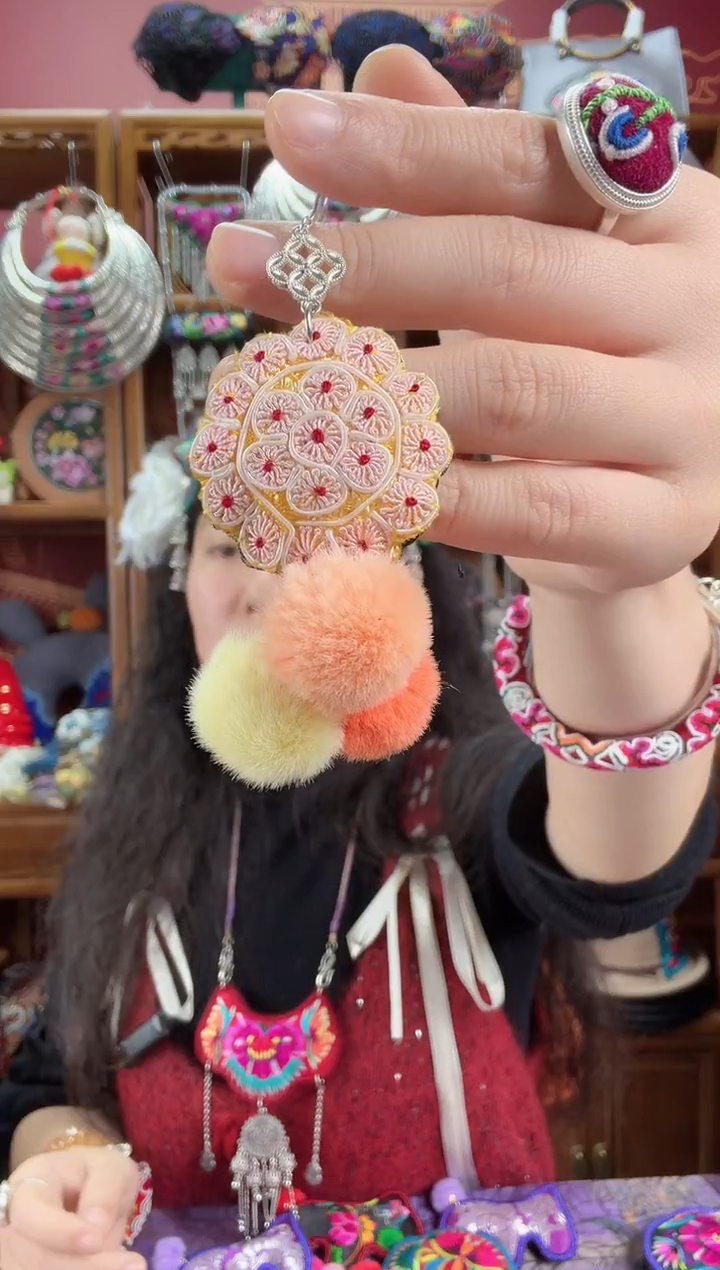 刺绣项链92甜甜家