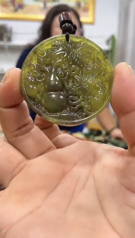 未镶嵌岫玉挂件 