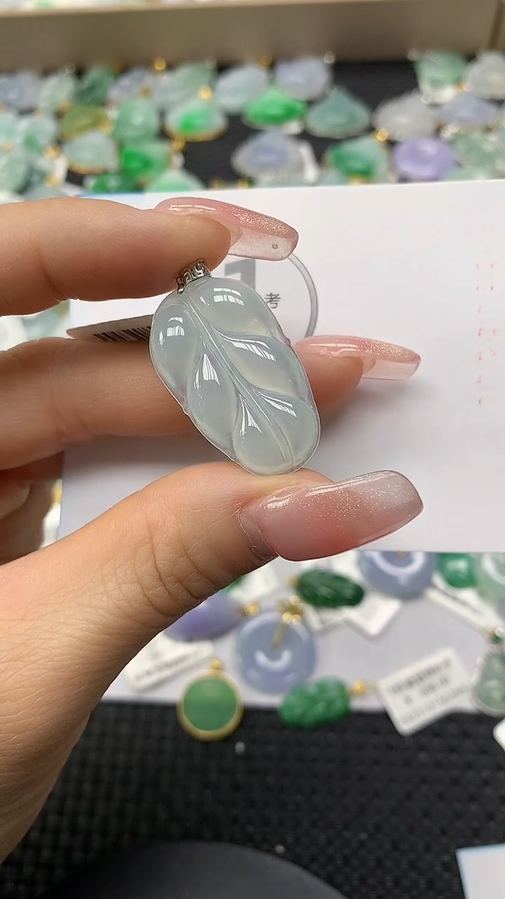 颈饰18K金镶嵌翡翠a货支持复检百元以上9元证书费自理