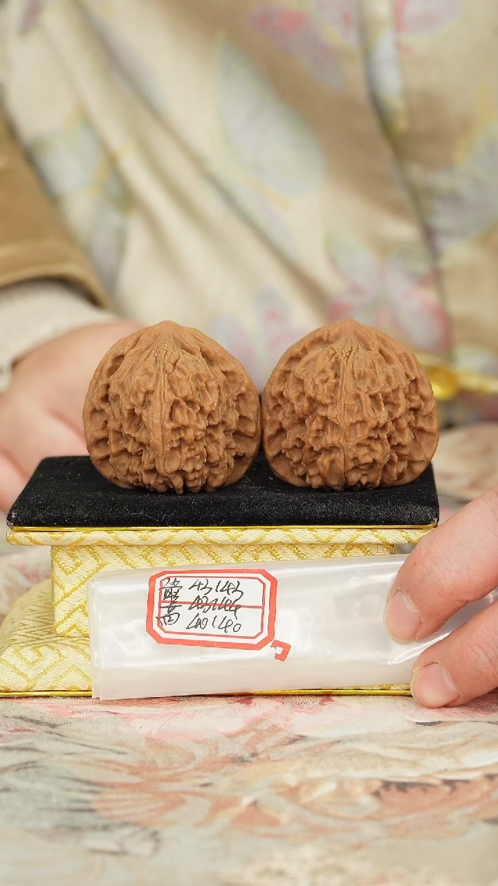 【闪购商品】文玩核桃把件赵喜满南将石