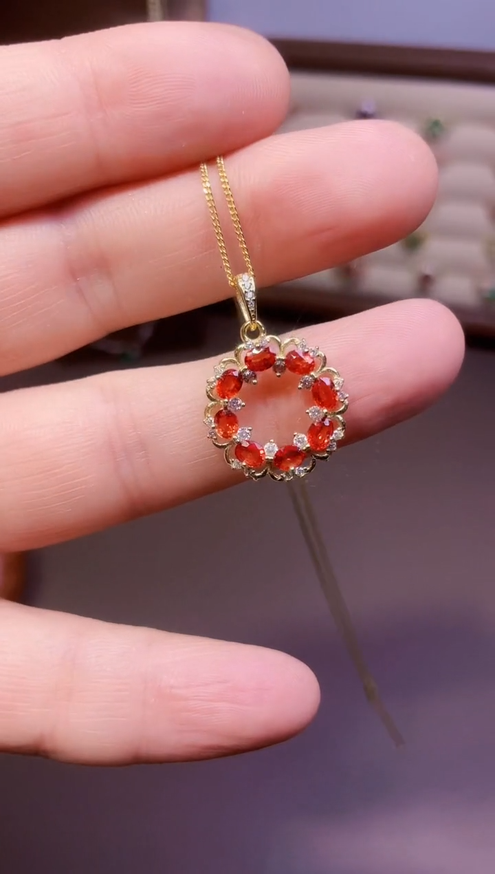 【闪购商品】彩色蓝宝石吊坠(赠链)银S925镶嵌一条