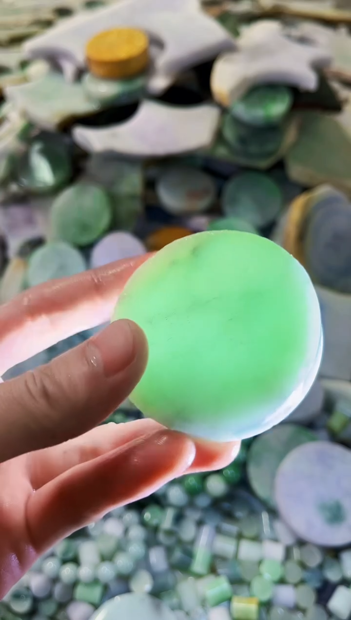 翡翠未镶嵌颈饰A货吴平565