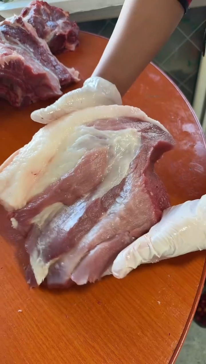 中国大陆180食用农产品爱****。猪后丘肉2.95爱花胜于爱自己