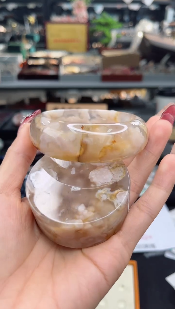 【闪购商品】石英质玉手镯未镶嵌58圈口（赠品镯心）1600131