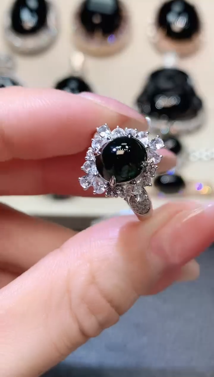 【闪购商品】翡翠戒指18K金镶嵌D29一件