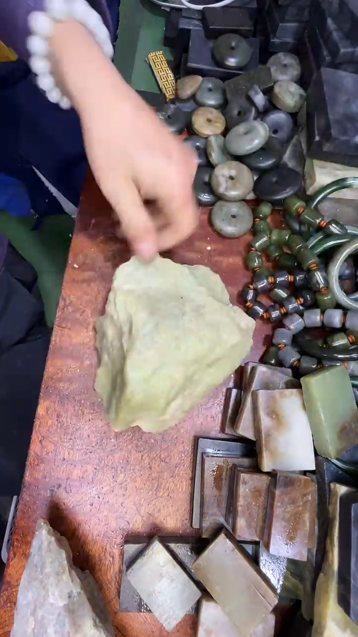 未镶嵌和田玉珠宝半成品1