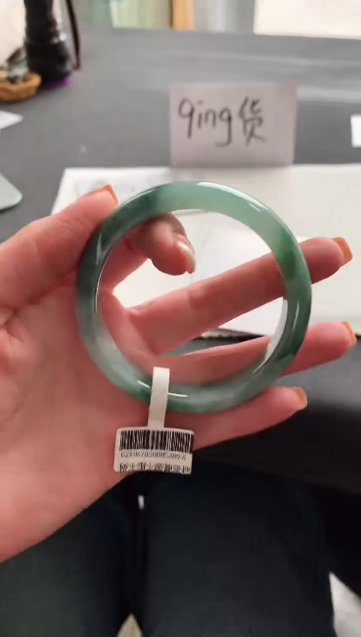 【闪购商品】翡翠手镯未镶嵌56正圈买断A8991