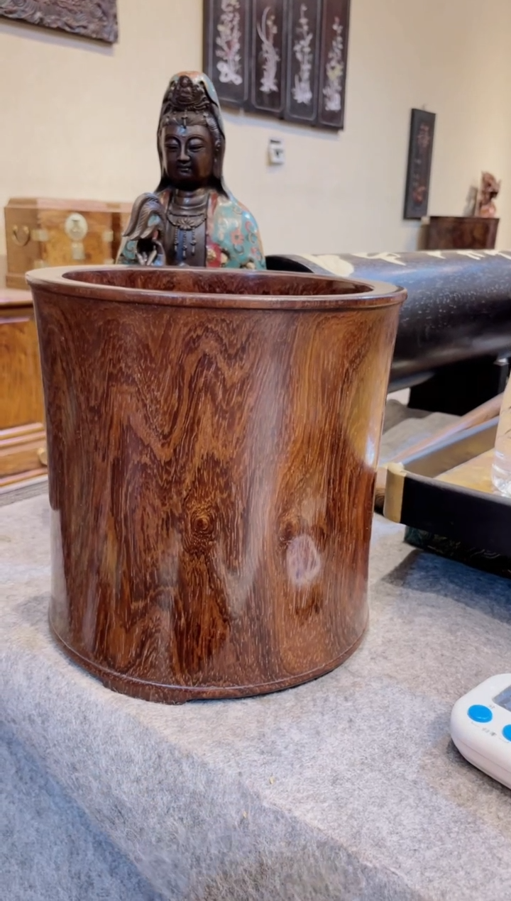 木用****1珍藏老货..黄花梨笔筒