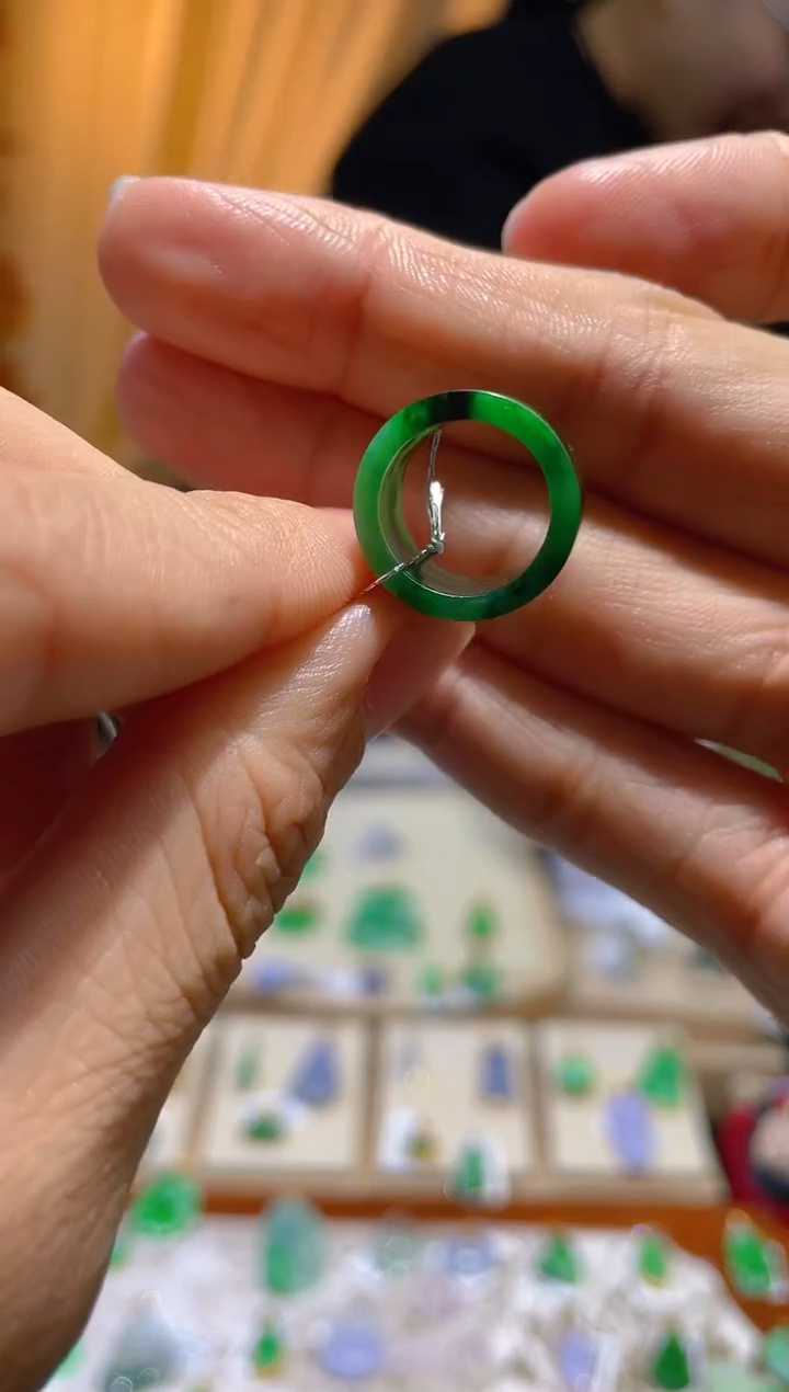 【闪购商品】翡翠颈饰未镶嵌假一赔三