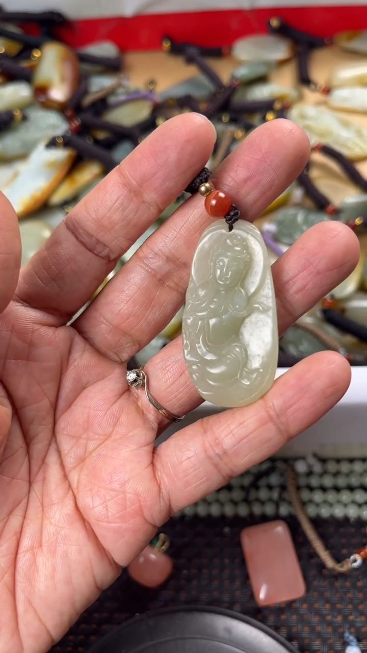 【闪购商品】和田玉颈饰未镶嵌多样性发货没有证书拍一发一有瑕