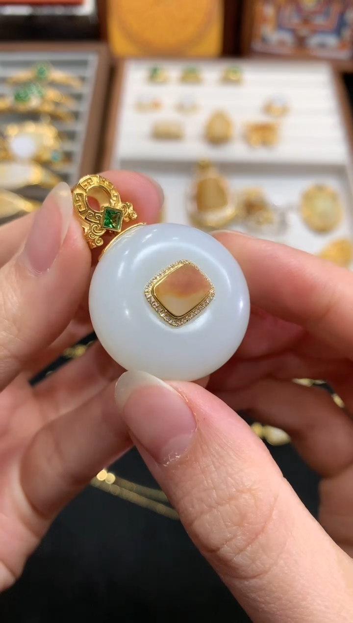 【闪购商品】和田玉吊坠18K金镶嵌A942|13800