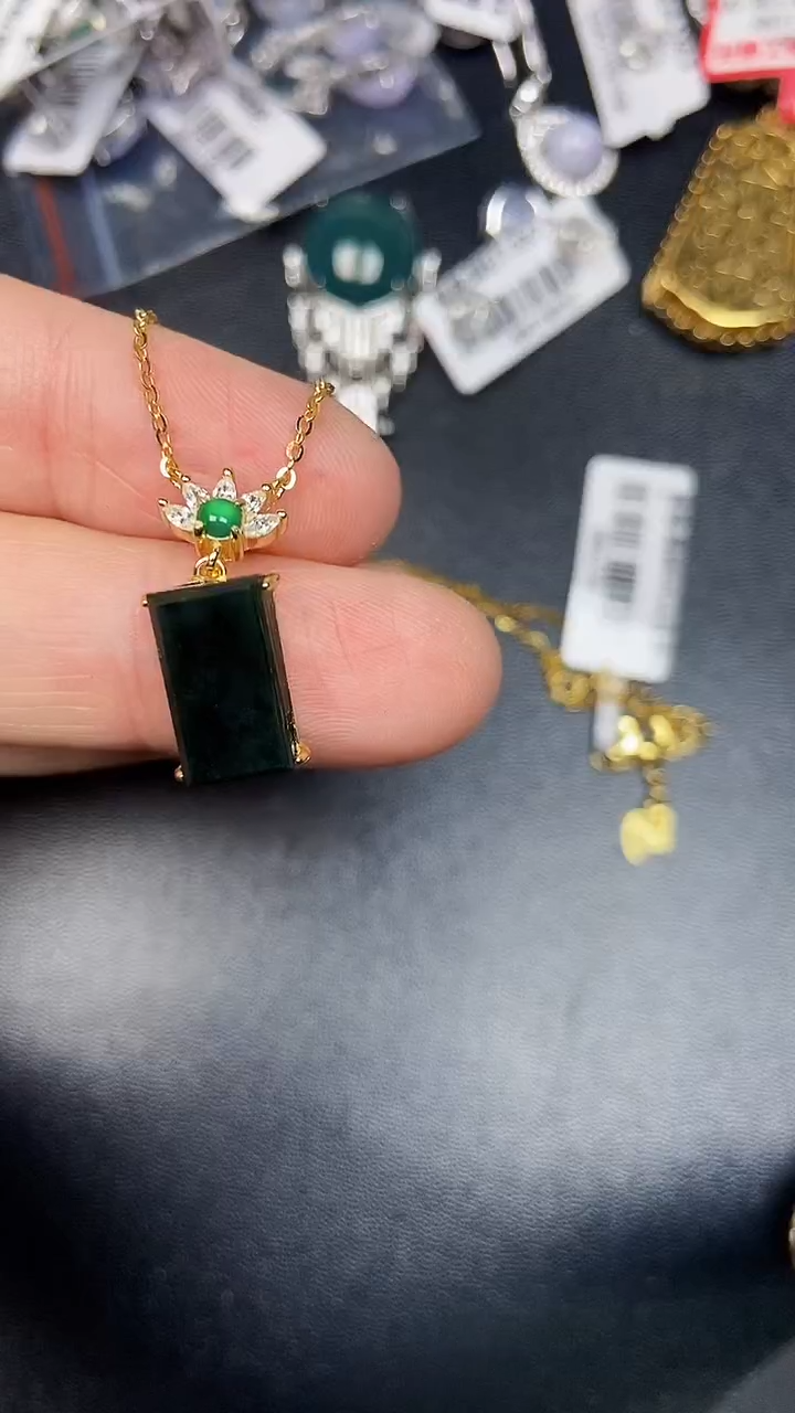 银S925镶嵌戒指翡翠2500